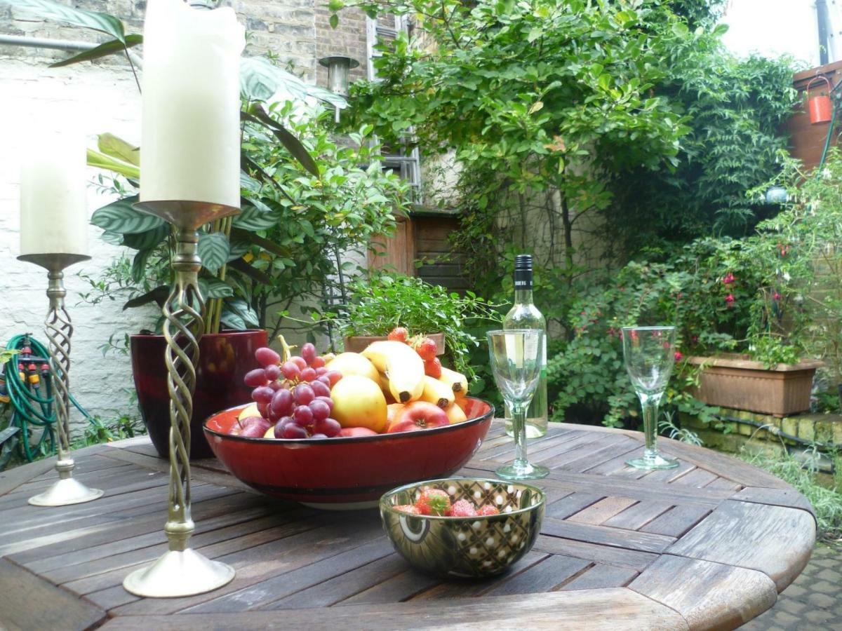 13 Wilton Square *
